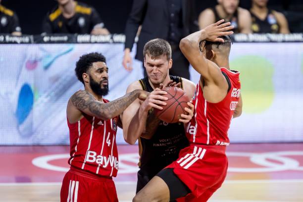 切断他与外 切断他与外